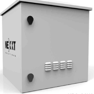 Nexxt Solutions Infrastructure - Outdoor Pole Mount Cabinet - SPCC steel - Light gray powder coat - Incluye acc de montaje y barra